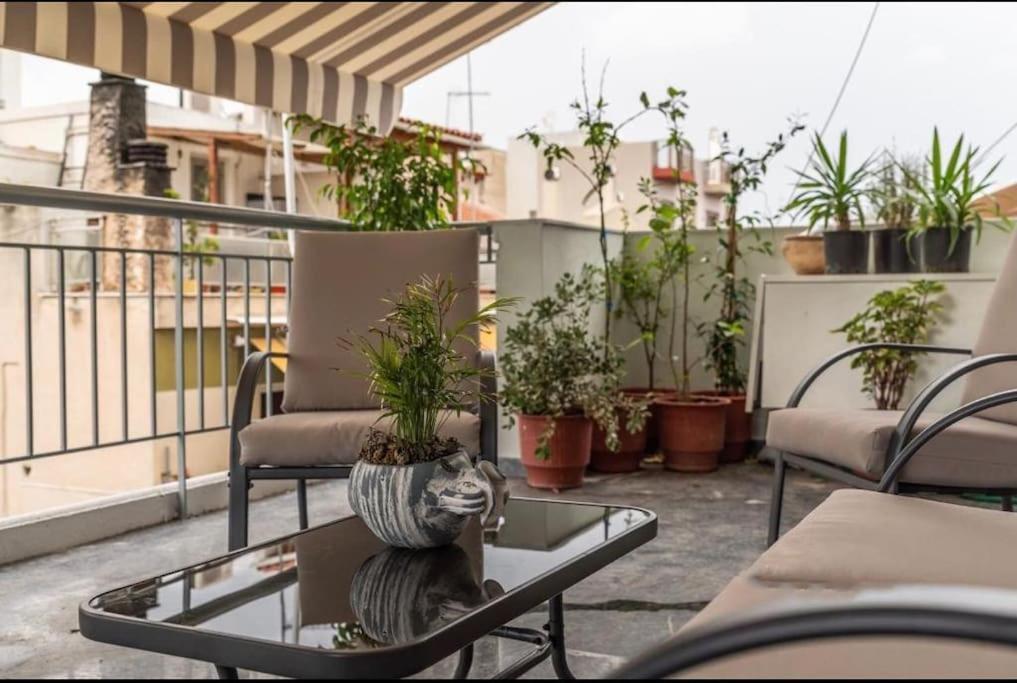 Artistic Apt In Vibrant Gazi With Large Terrace By Ghh Atenas Exterior foto
